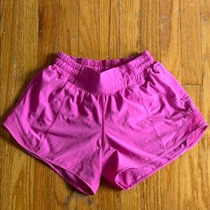 Lululemon Athletica Pink Athletic Shorts Lightweight Elastic Waist low rise 4”